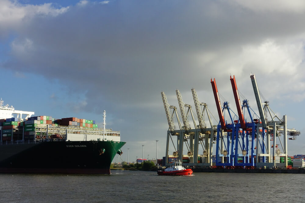 Marine Hull vs. Cargo Insurance in UAE – What’s the Difference?